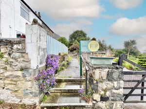 Photo 17- click for photo gallery